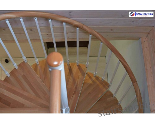 Винтовая лестница Кама пластиковый поручень накладки на ступени бук D1200 H=3970